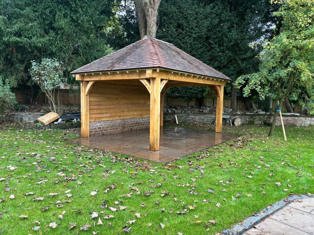 roofed gazebo viewed from the left